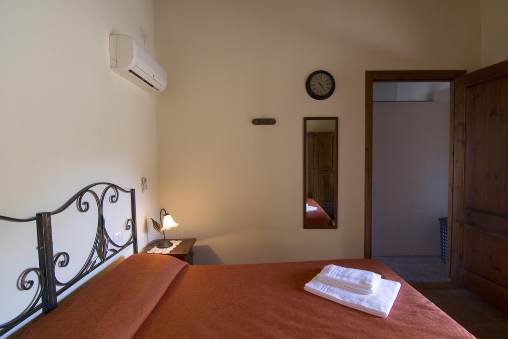 Agriturismo Sa Rocca Iglesias Exterior foto